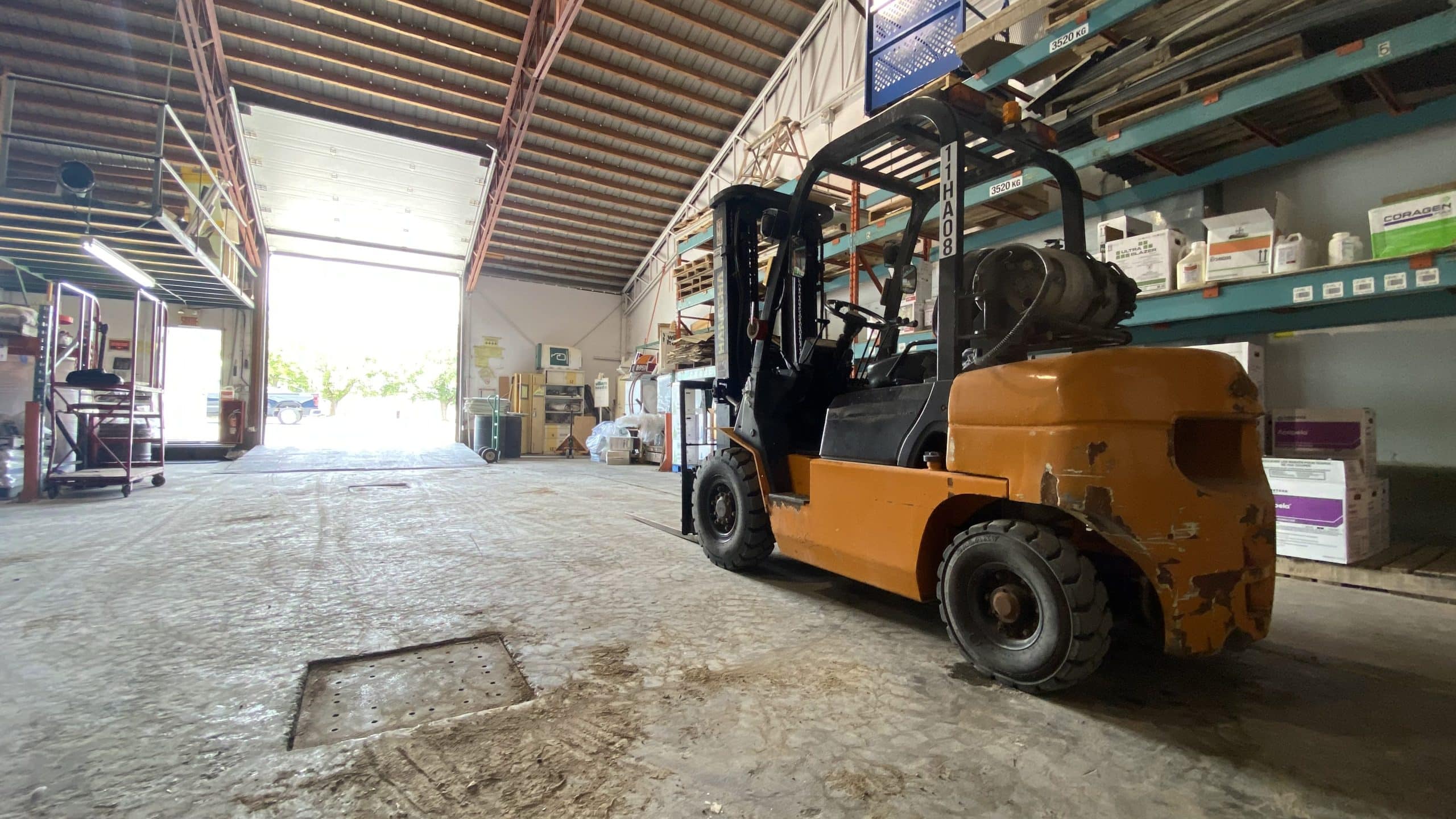 homem num campo de milho,Soluções Tecnológicas,produtos pioneiros,necessidades dos solos,soluções tecnológicas inovadoras,agricultura sustentável e líderes em nutrição tecnológica para solos,sobre nós,nutrição de solos,nutrição de plantas,nutrição animal,agricultura sustentável,bioestimulantes,produtos de sanidade animal,suplementos alimentares,soluções tecnológicas agrícolas,agricultura produtiva,representantes agrícolas,tecnologia agrícola,melhoradores de solo,programas nutricionais à medida,matérias-primas naturais,ensaios agronómicos,unidades industriais,qualidade ambiental,segurança industrial,inovação científica,pesquisa agrícola,colaboração científica,parcerias internacionais,MPB,modo produção biológico